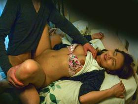 酔いつぶれた近所の奥さんを部屋に連れ込み介抱したら･･･4時間　サンプル画像04